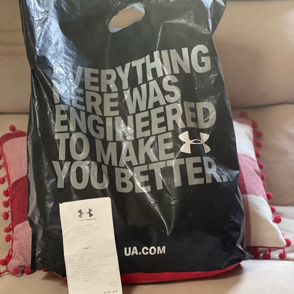 Under Armour Black Lightweight Hoodie Quarter Zip - Brand New with Tags - Picture 5 of 7